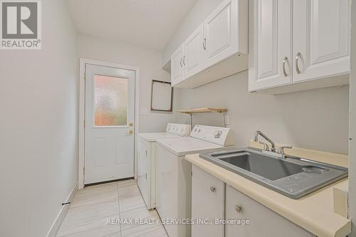 41 Cashel Street, Brampton, ON - Indoor Photo Showing Laundry Room