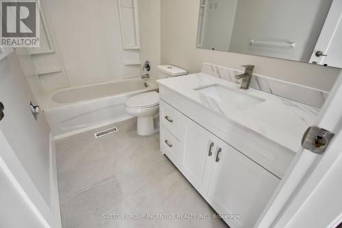 8 - 8 Guildford Crescent, Brampton, ON - Indoor Photo Showing Bathroom