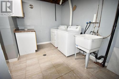 8 - 8 Guildford Crescent, Brampton, ON - Indoor Photo Showing Laundry Room