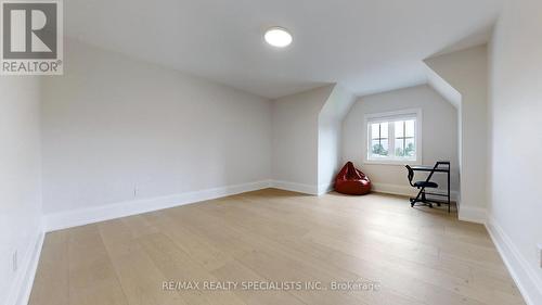 212 Southview Road, Oakville, ON - Indoor Photo Showing Living Room