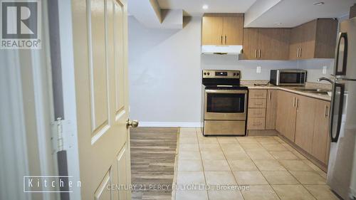 30 Polar Bear Place, Brampton, ON - Indoor Photo Showing Kitchen