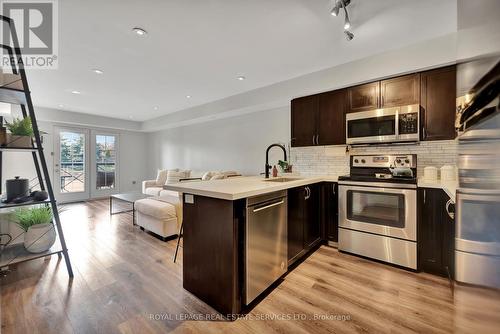 7 - 2563 Sixth Line, Oakville, ON - Indoor Photo Showing Kitchen With Stainless Steel Kitchen