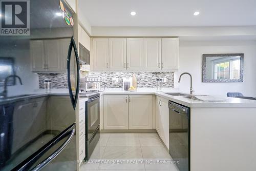 1145 Riddell Crescent, Milton, ON - Indoor Photo Showing Kitchen