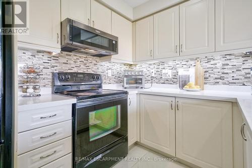 1145 Riddell Crescent, Milton, ON - Indoor Photo Showing Kitchen