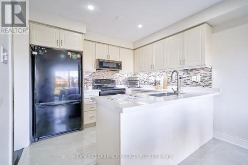 1145 Riddell Crescent, Milton, ON - Indoor Photo Showing Kitchen