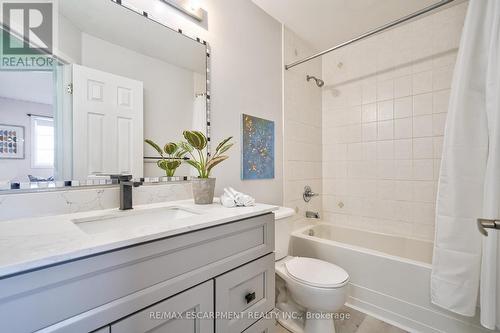 1145 Riddell Crescent, Milton, ON - Indoor Photo Showing Bathroom