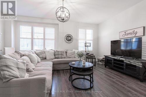 3326 Carding Mill Trail, Oakville, ON - Indoor Photo Showing Living Room