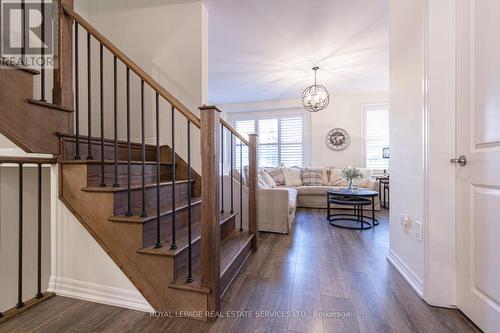 3326 Carding Mill Trail, Oakville, ON - Indoor Photo Showing Other Room