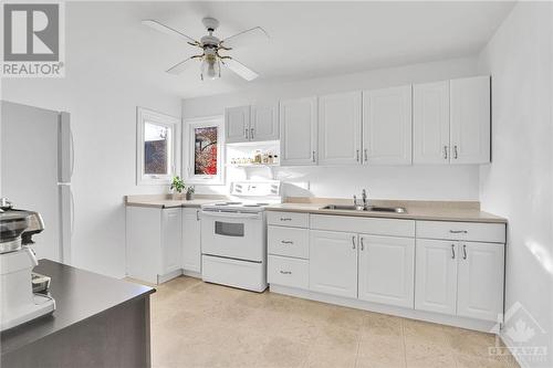 1739 Meadowbrook Road, Ottawa, ON - Indoor Photo Showing Kitchen With Double Sink