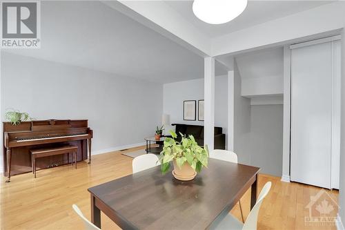 1739 Meadowbrook Road, Ottawa, ON - Indoor Photo Showing Dining Room