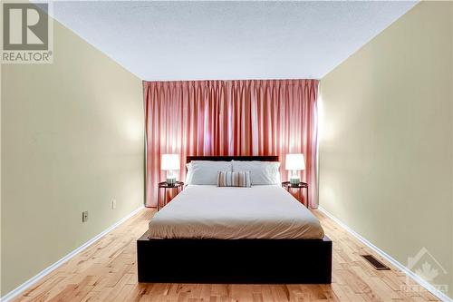 1739 Meadowbrook Road, Ottawa, ON - Indoor Photo Showing Bedroom