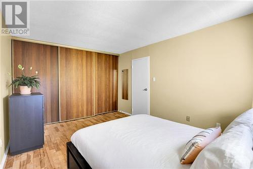 1739 Meadowbrook Road, Ottawa, ON - Indoor Photo Showing Bedroom