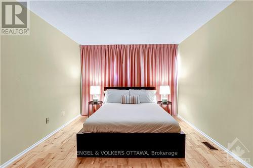 1739 Meadowbrook Road, Ottawa, ON - Indoor Photo Showing Bedroom