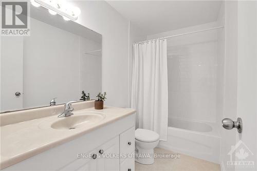 1739 Meadowbrook Road, Ottawa, ON - Indoor Photo Showing Bathroom