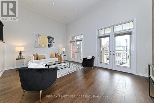 56 Royal Fern Crescent, Caledon, ON - Indoor Photo Showing Living Room