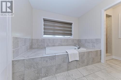 56 Royal Fern Crescent, Caledon, ON - Indoor Photo Showing Bathroom