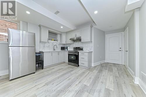 56 Royal Fern Crescent, Caledon, ON - Indoor Photo Showing Kitchen