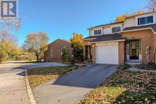 93 - 1584 Newlands Crescent, Burlington, ON - Outdoor With Facade