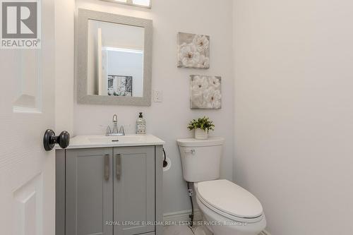 93 - 1584 Newlands Crescent, Burlington, ON - Indoor Photo Showing Bathroom