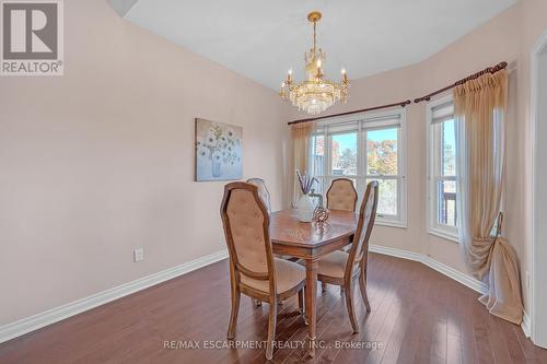 106 Fairwood Place W, Burlington, ON - Indoor Photo Showing Dining Room