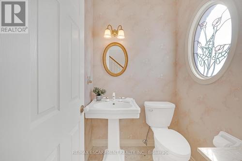 106 Fairwood Place W, Burlington, ON - Indoor Photo Showing Bathroom