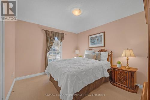 106 Fairwood Place W, Burlington, ON - Indoor Photo Showing Bedroom