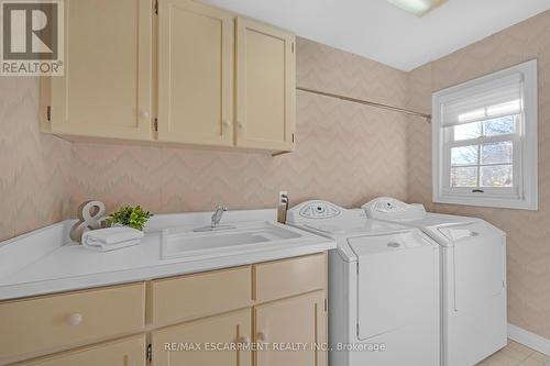 106 Fairwood Place W, Burlington, ON - Indoor Photo Showing Laundry Room