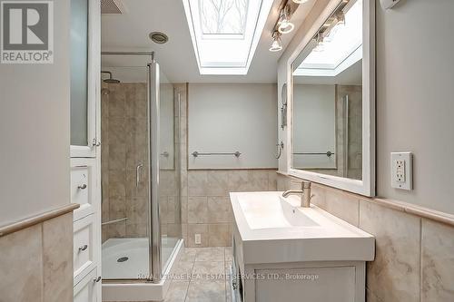 411 Trafalgar Road, Oakville, ON - Indoor Photo Showing Bathroom