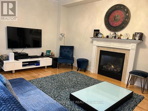 5520 Ethan Drive, Mississauga, ON - Indoor Photo Showing Living Room With Fireplace