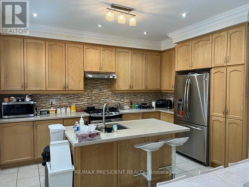 5520 Ethan Drive, Mississauga, ON - Indoor Photo Showing Kitchen