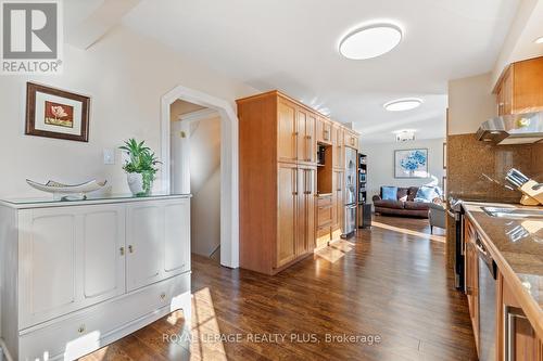 2604 Homelands Drive, Mississauga, ON - Indoor Photo Showing Kitchen