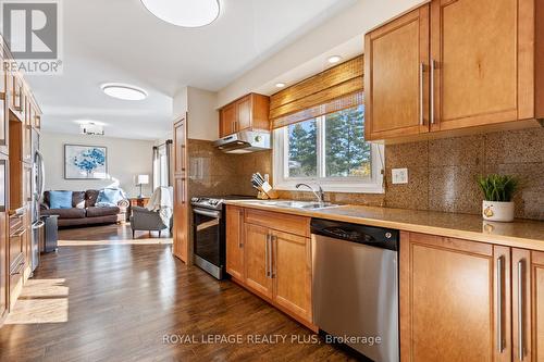 2604 Homelands Drive, Mississauga, ON - Indoor Photo Showing Kitchen With Double Sink