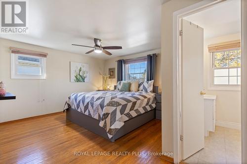 2604 Homelands Drive, Mississauga, ON - Indoor Photo Showing Bedroom