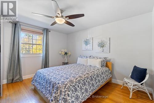 2604 Homelands Drive, Mississauga, ON - Indoor Photo Showing Bedroom