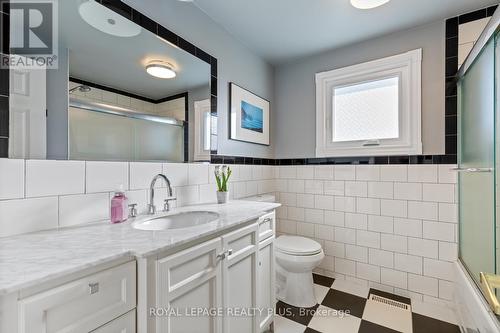 2604 Homelands Drive, Mississauga, ON - Indoor Photo Showing Bathroom