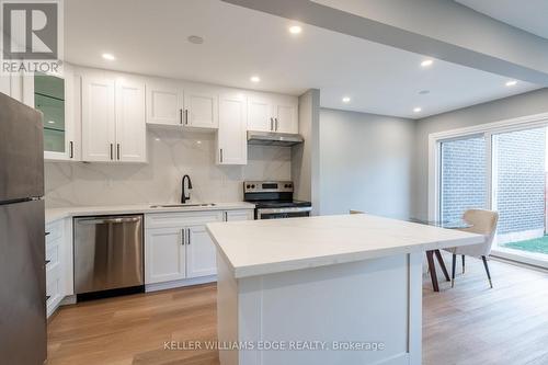 5201 Banting Court, Burlington, ON - Indoor Photo Showing Kitchen With Upgraded Kitchen