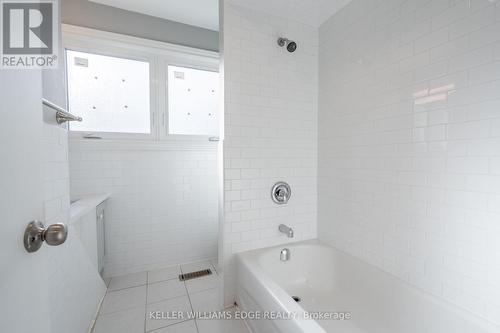 5201 Banting Court, Burlington, ON - Indoor Photo Showing Bathroom