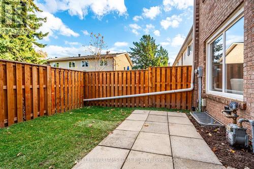 5201 Banting Court, Burlington, ON - Outdoor