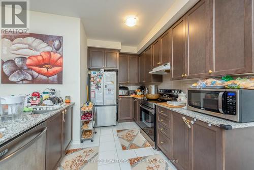 16 Arrowview Drive, Brampton, ON - Indoor Photo Showing Kitchen