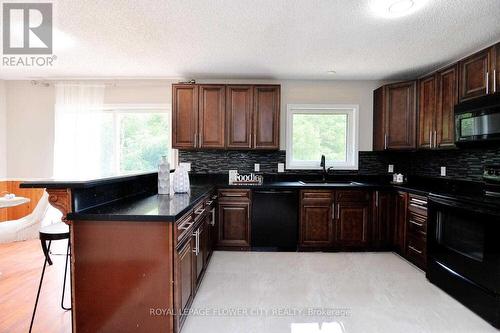 795 Stone Road N, Guelph, ON - Indoor Photo Showing Kitchen