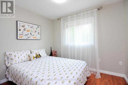 795 Stone Road N, Guelph, ON - Indoor Photo Showing Bedroom