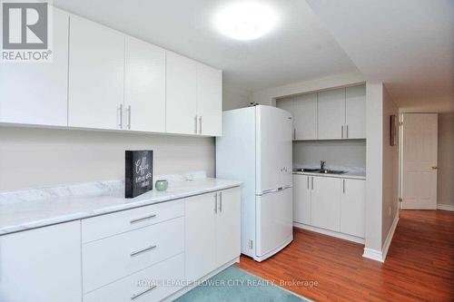 795 Stone Road N, Guelph, ON - Indoor Photo Showing Kitchen With Double Sink