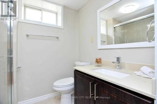 795 Stone Road N, Guelph, ON - Indoor Photo Showing Bathroom