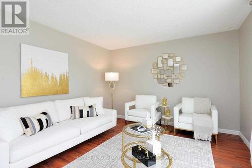 795 Stone Road N, Guelph, ON - Indoor Photo Showing Living Room