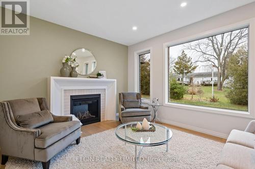 21 Berardi Crescent, South-West Oxford (Mount Elgin), ON - Indoor Photo Showing Living Room With Fireplace