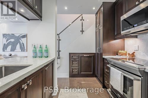 635 - 38 Stadium Road, Toronto, ON - Indoor Photo Showing Kitchen