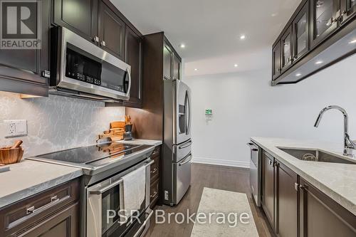 635 - 38 Stadium Road, Toronto, ON - Indoor Photo Showing Kitchen With Upgraded Kitchen