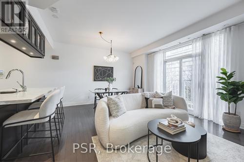 635 - 38 Stadium Road, Toronto, ON - Indoor Photo Showing Living Room