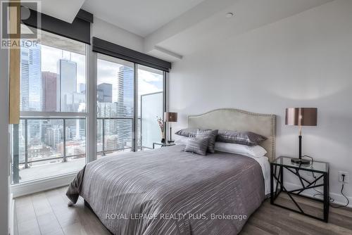 2005 - 290 Adelaide Street W, Toronto, ON - Indoor Photo Showing Bedroom