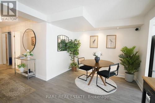 203 - 24 Wellesley Street W, Toronto, ON - Indoor Photo Showing Dining Room